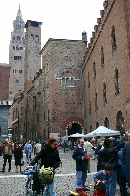 PIAZZA MERCATO 